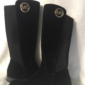 Never worn 11c MICHEAL Micheal Kors boots